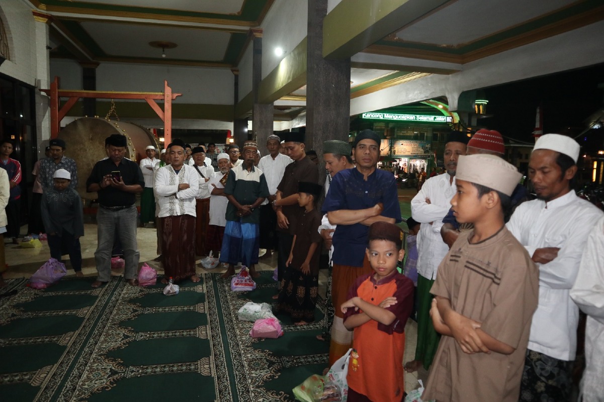 Masjid Besar Al Falah Kencong Gelar Peringatan Maulid Nabi SAW Sekaligus HUT RI ke-81, Ribuan Jamaah Padati Masjid